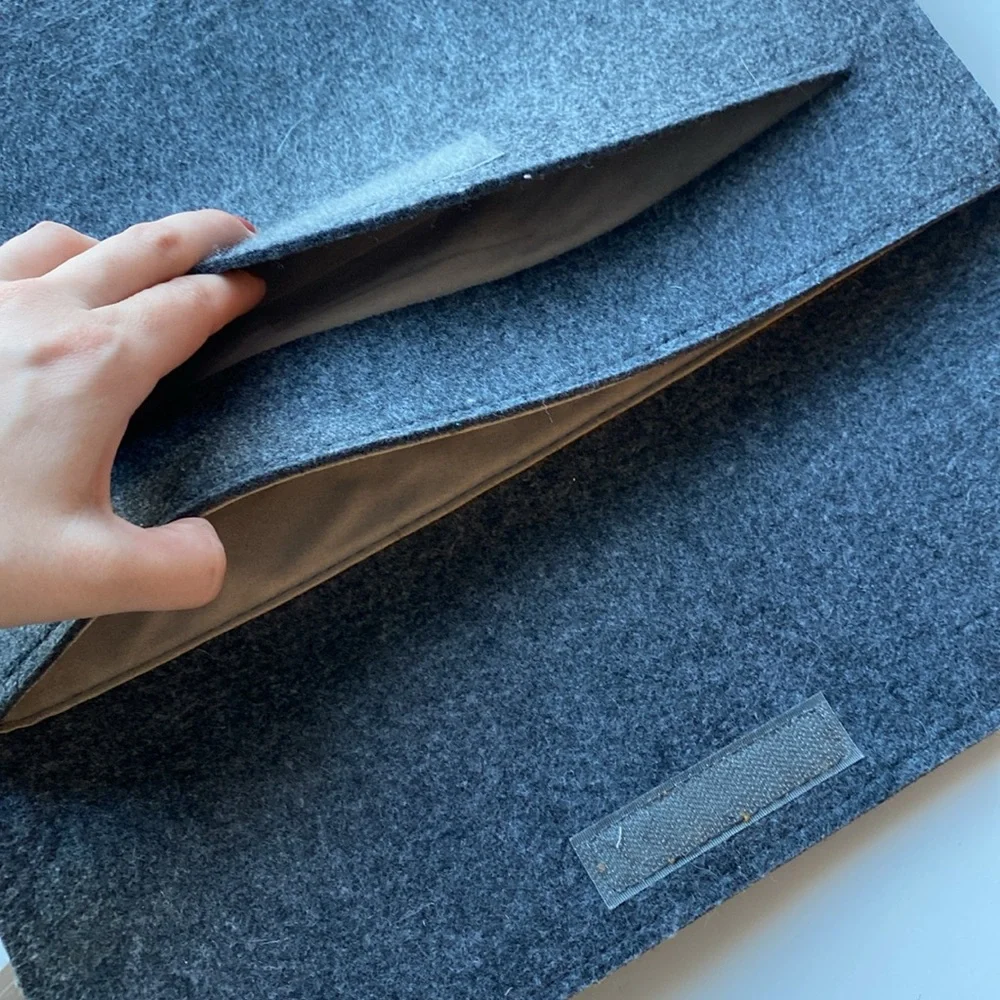 Grey Felt Laptop and Cable Cases | Inateck